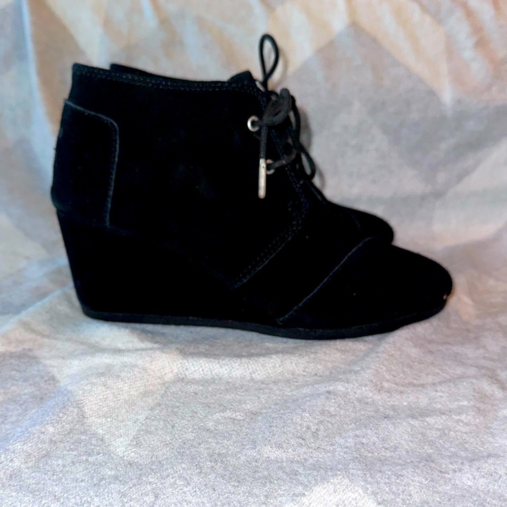 Tom’s wedge bootie black suede size 9.5